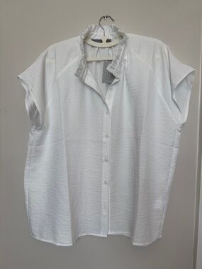 pixi + ivy White Ruffled Collar Button-Up Blouse (XL)